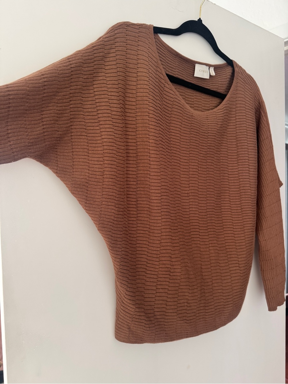 CYRUS Textured Dolman Sleeve Lightweight Sweater | Brown | Size Medium - Picture 4 of 5